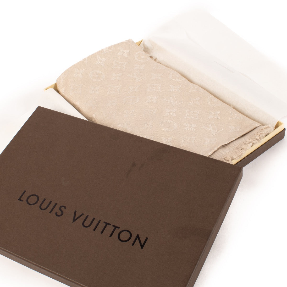 shop 100% authentic second hand Louis Vuitton Monogram Classique Shawl on Labellov.com