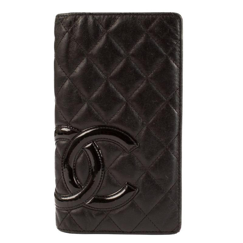 Shop safe online at Labellov in Antwerp, Brussels and Knokke this 100% authentic second hand Chanel Black Cambon Ligne Wallet