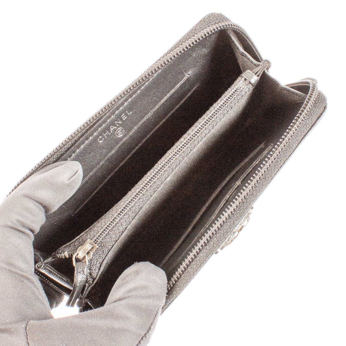 Shop safe online at Labellov in Antwerp, Brussels and Knokke this 100% authentic second hand Chanel Black Boy Wallet