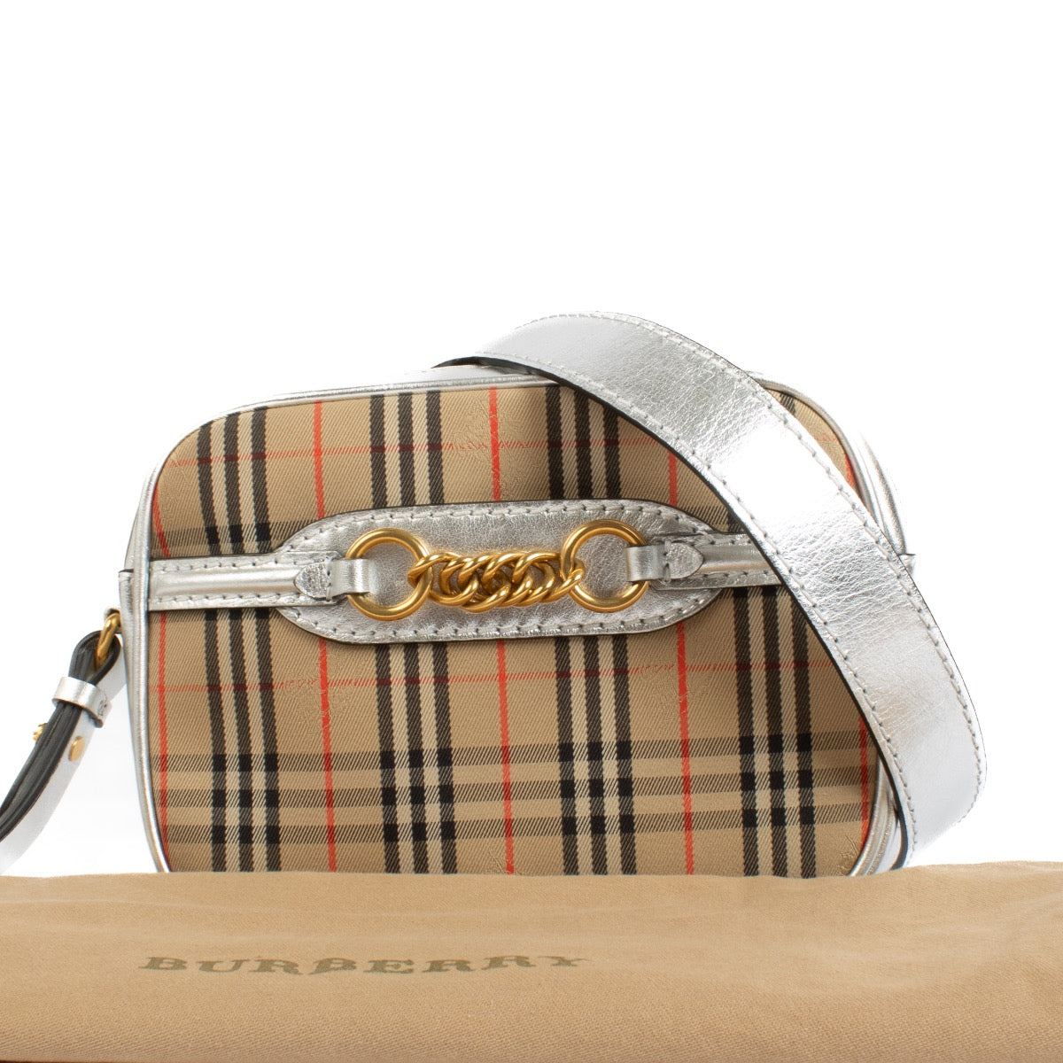 Shop safe online at Labellov in Antwerp, Brussels and Knokke this 100% authentic second hand Burberry Check Canvas Belt Bag