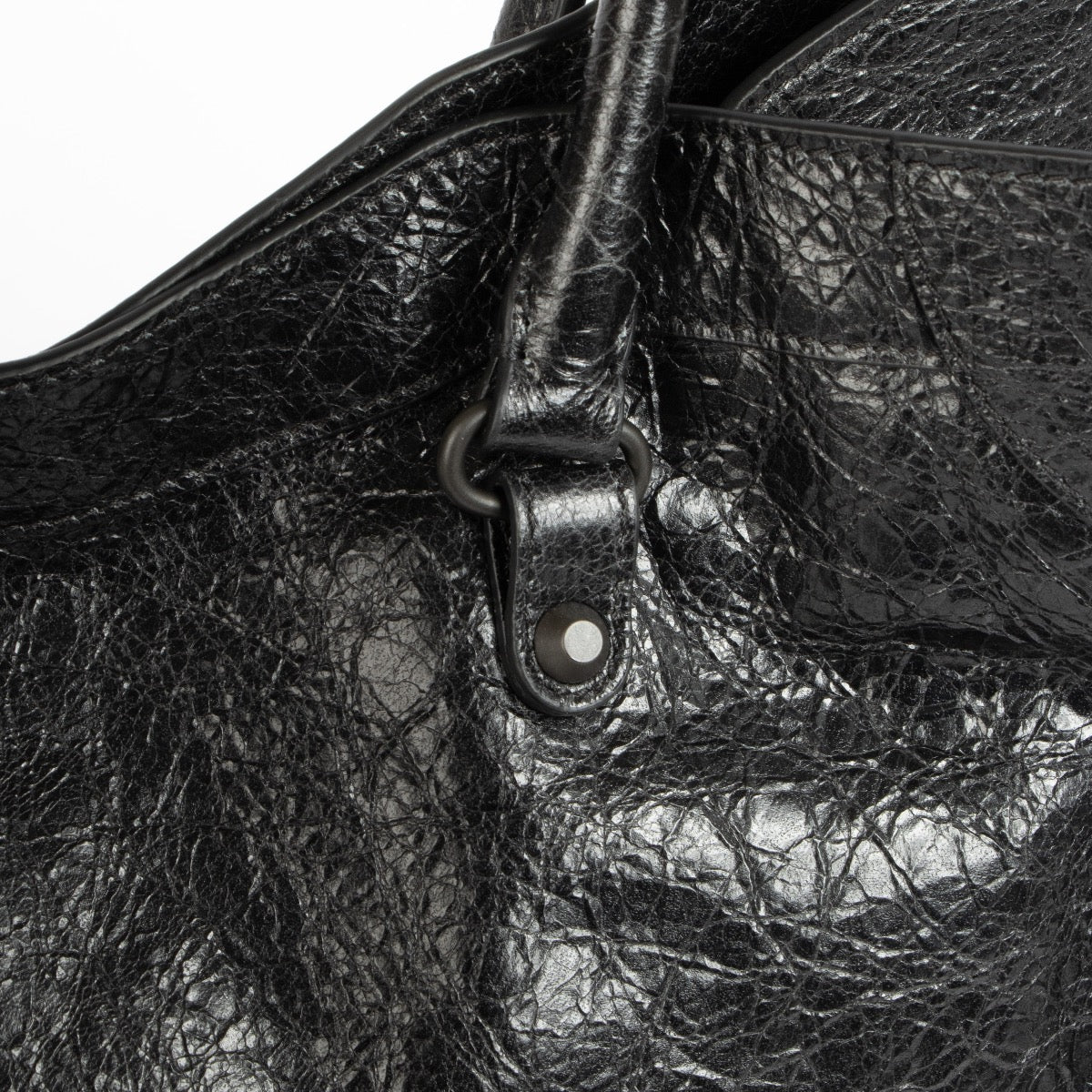 Authentic pre-loved Balenciaga Black Le City Medium Tote bag on Labellov.com
