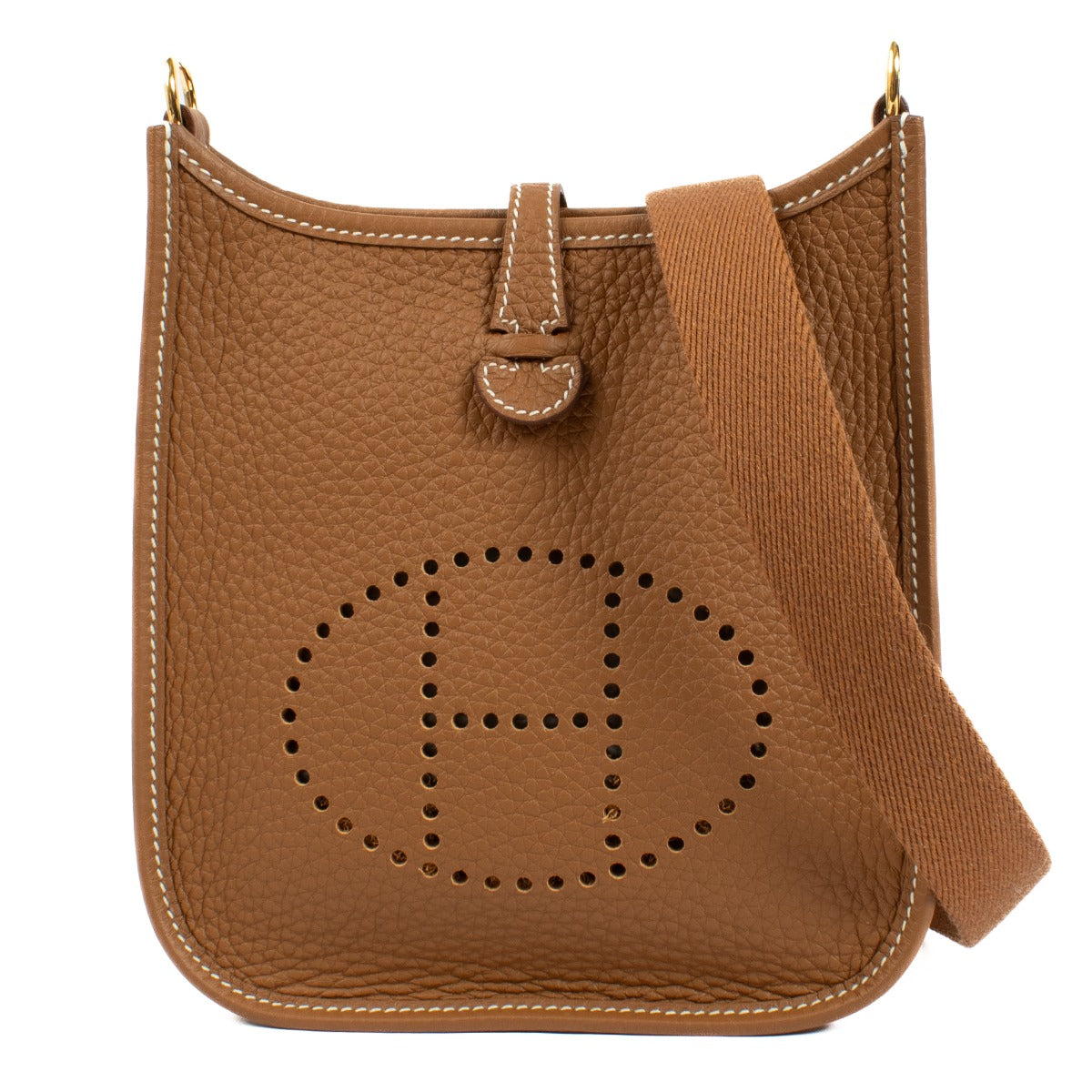 Discover the Hermès Evelyne bag at Labellov, featuring a minimalist design and iconic perforated H.