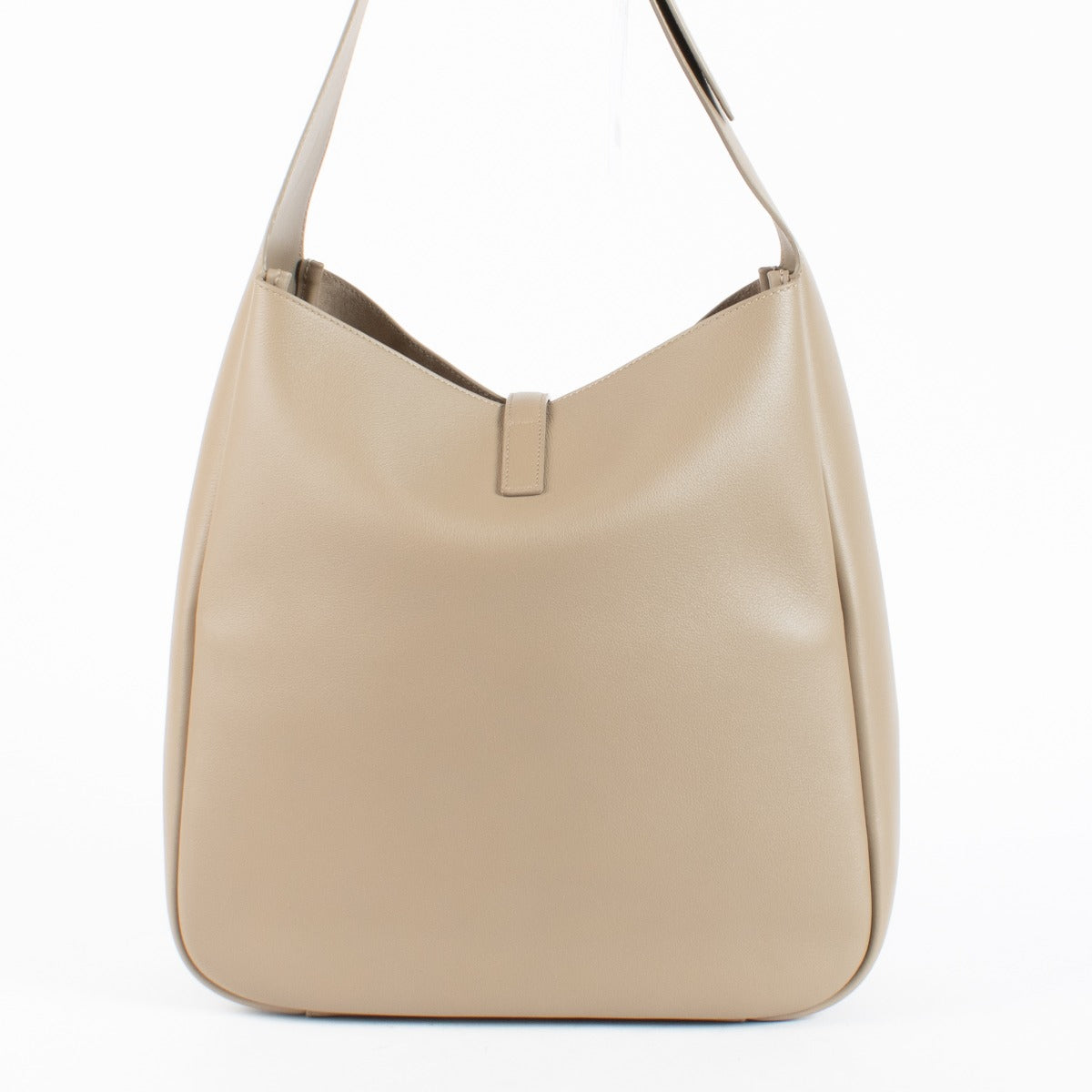 Authentic second-hand Saint Laurent Beige Shoulder Bag on labellov.com