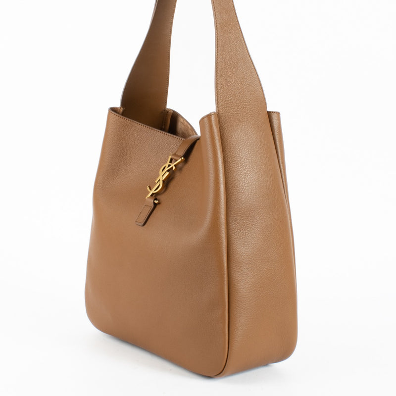 Authentic second-hand Saint Laurent Camel Shoulder bag on labellov.com