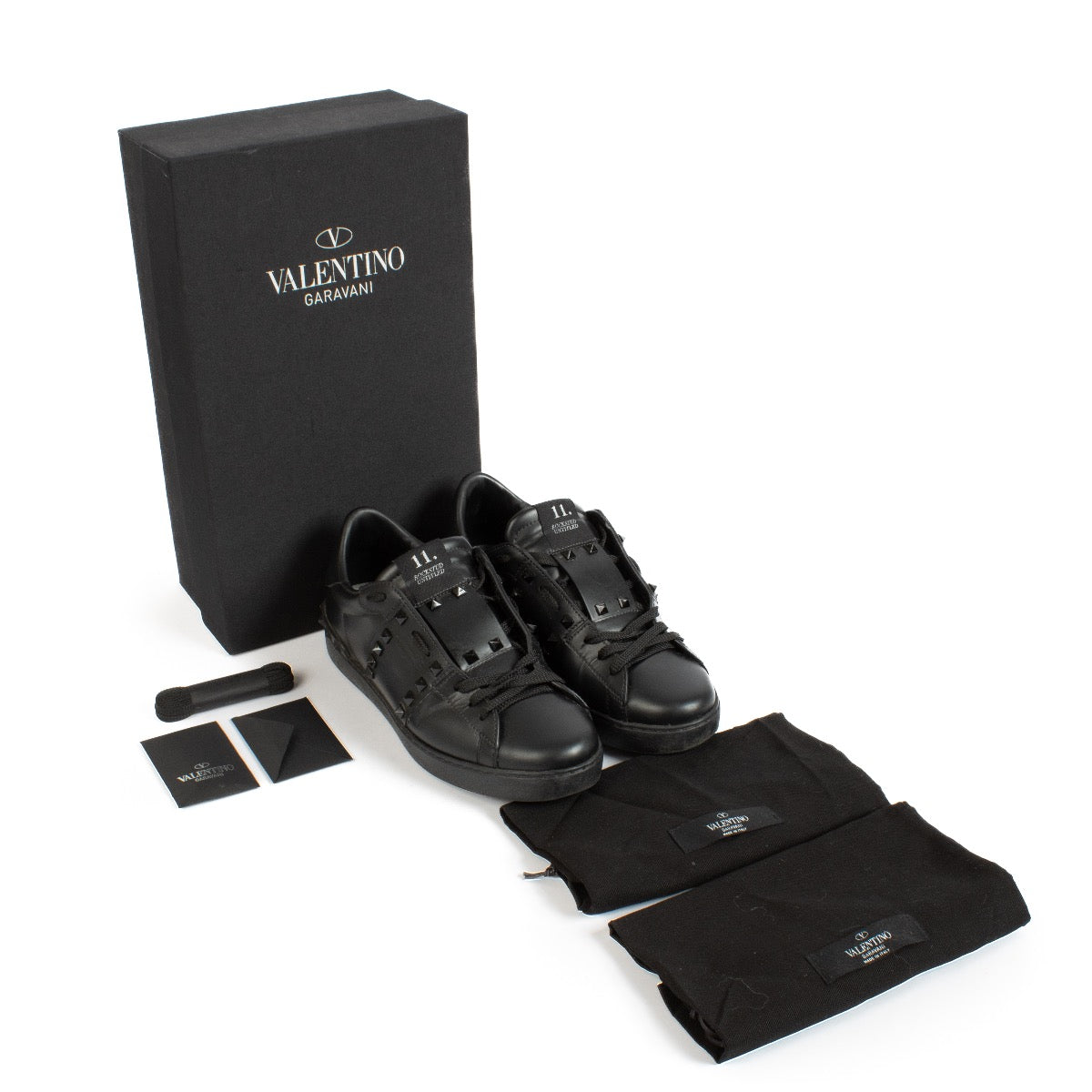shop 100% authentic second hand Valentino Garavani Black Rockstud Sneakers - Size 40 1/2 on Labellov.com