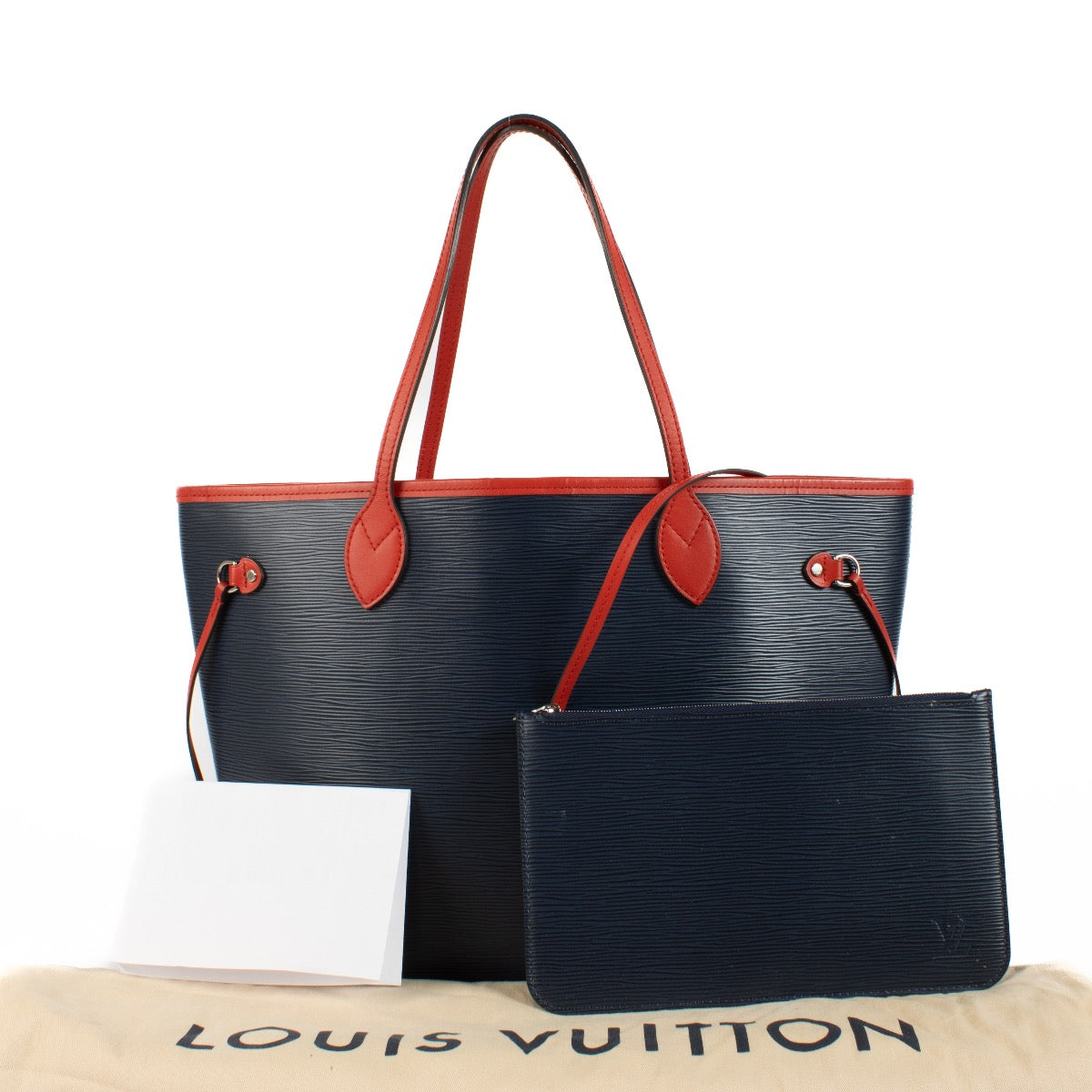 Shop safe online at Labellov in Antwerp, Brussels and Knokke this 100% authentic second hand Louis Vuitton Indigo/Coquelicot Epi Leather MM Neverfull. Koop veilig online een authentiek tweedehands Louis Vuitton blauw MM Neverfull.
