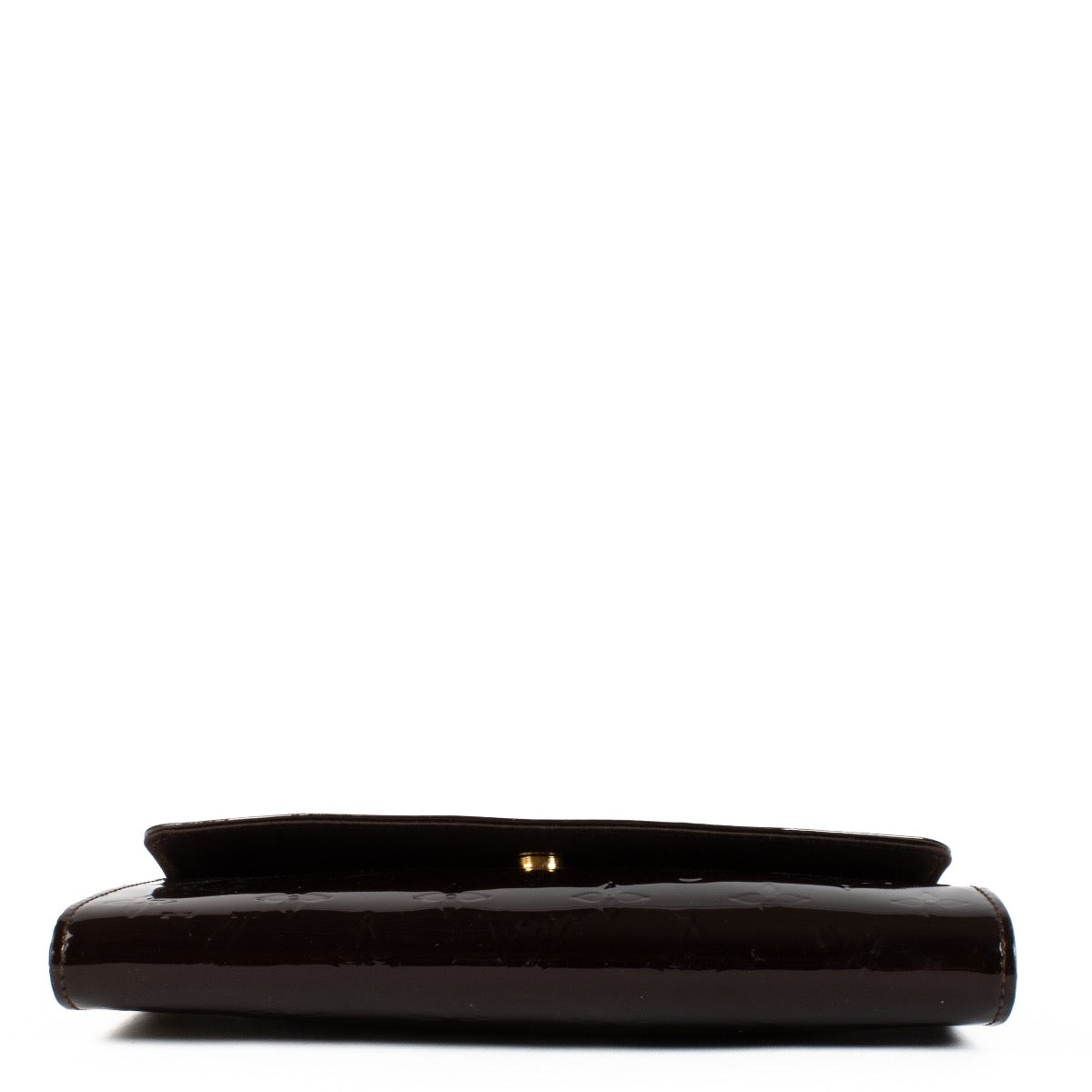 Shop safe online at Labellov in Antwerp, Brussels and Knokke this 100% authentic second hand Louis Vuitton Amarante Vernis Sunset Boulevard Clutch. Veilig online kopen van een authentiek Louis Vuitton Amarante Vernis Sunset Boulevard Clutch bij labellov.