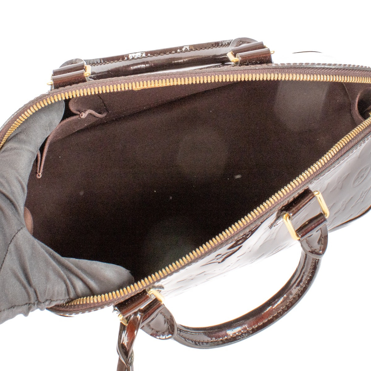 Shop safe online at Labellov in Antwerp, Brussels and Knokke this 100% authentic second hand Louis Vuitton Amarante Alma Pm Top Handle. Koop veilig online een tweedehands authentieke Louis Vuitton Amarante Alma Pm handtas.