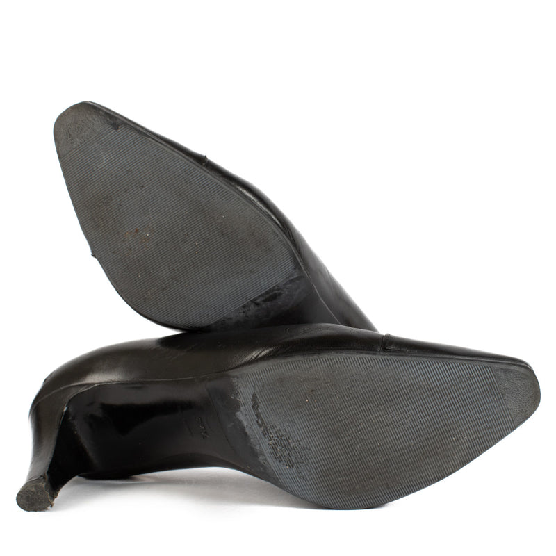 Chanel Black CC Pumps - size 37.5