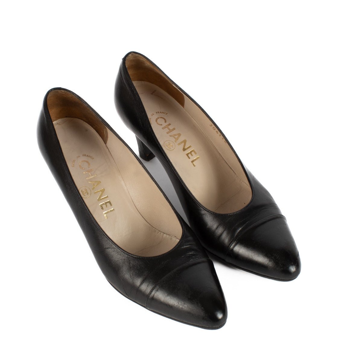 Chanel Black Classic Leather Pumps - size 37.5 aan de beste prijs bij Labellov