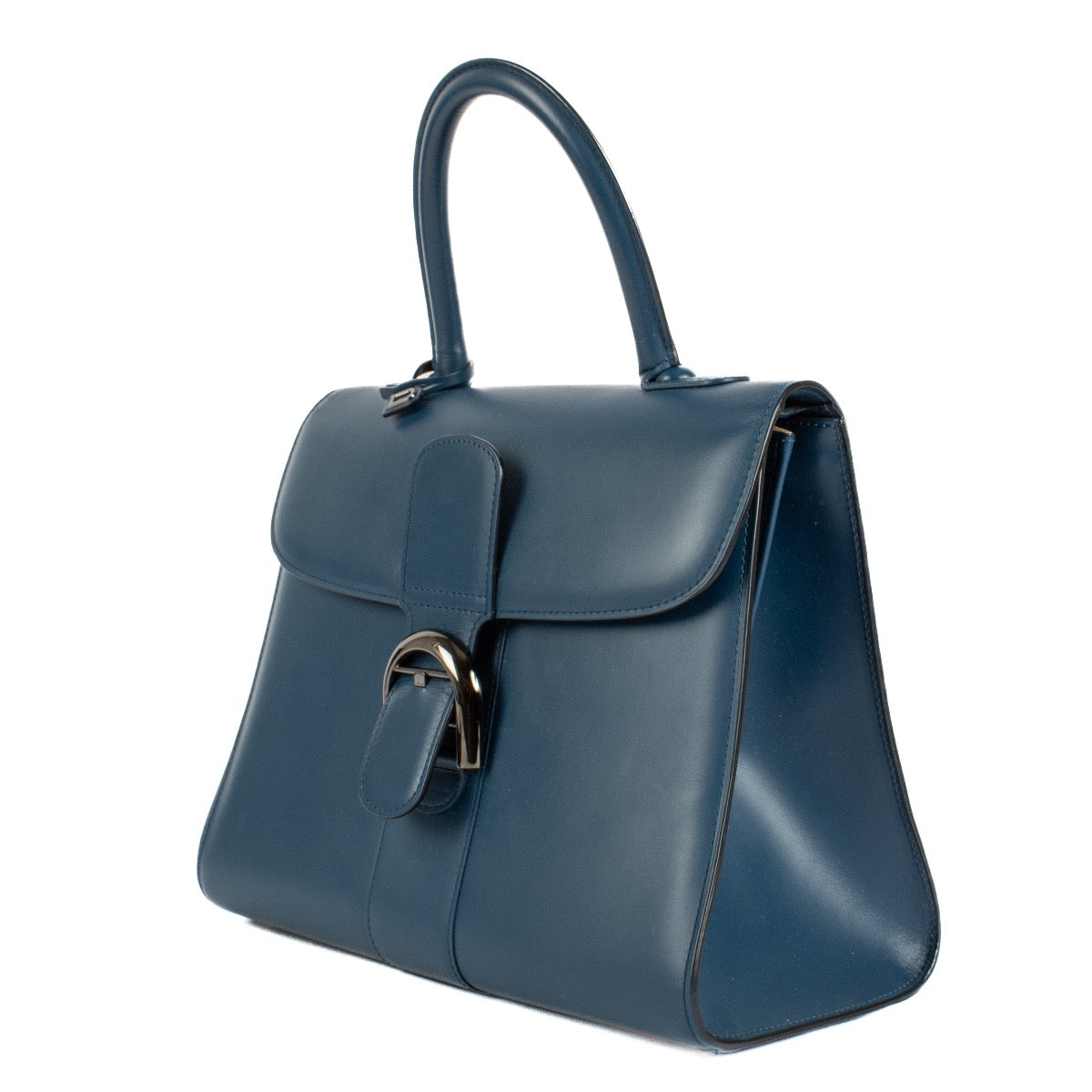 Shop safe online at Labellov in Antwerp, Brussels and Knokke this 100% authentic second hand Delvaux Bleu de Prusse Box Calf Brillant MM + Strap. Veilig online authentieke tweedehands Delvaux Brillant MM kopen bij Labellov.