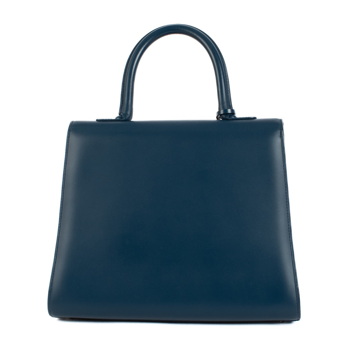 Shop safe online at Labellov in Antwerp, Brussels and Knokke this 100% authentic second hand Delvaux Bleu de Prusse Box Calf Brillant MM + Strap. Veilig online authentieke tweedehands Delvaux Brillant MM kopen bij Labellov.