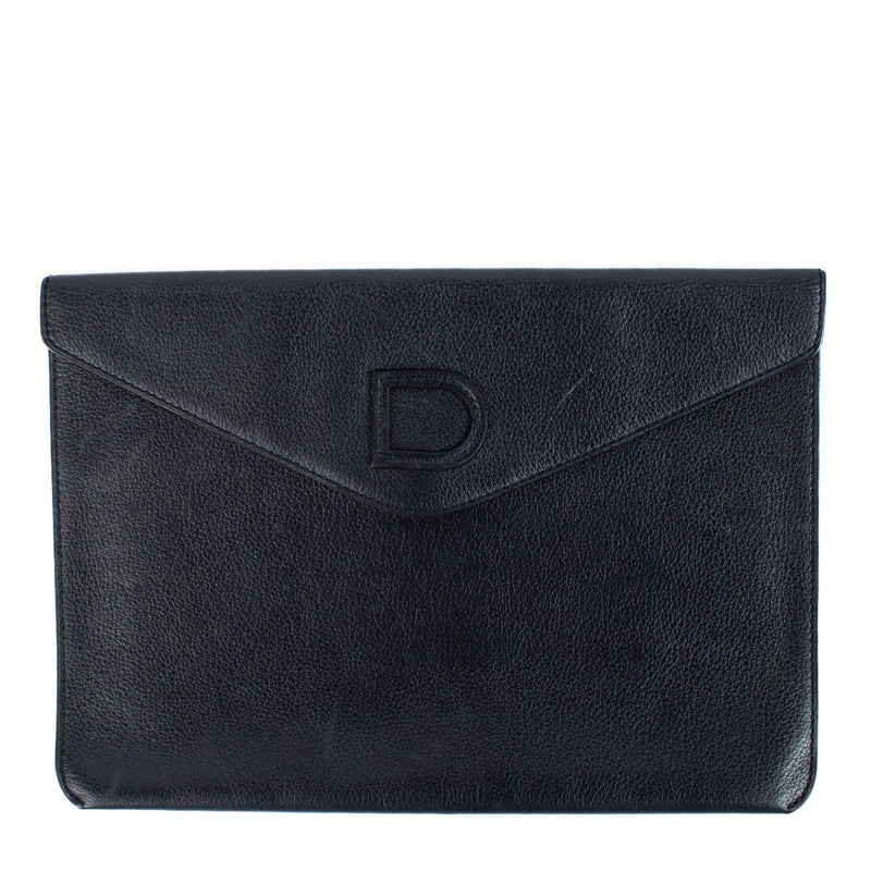 Shop safe online at Labellov in Antwerp, Brussels and Knokke this 100% authentic second hand Delvaux Blue Leather Envelope Clutch. Veilig online tweedehands Delvaux Blue Leather Envelope Clutch kopen bij Labellov.
