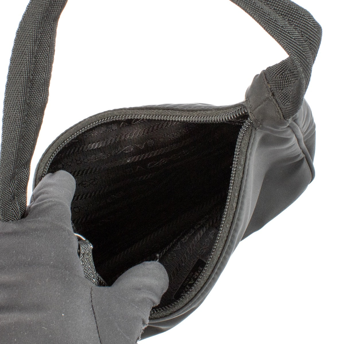 shop 100% authentic second hand Prada Black Nylon Re-Edition 2000 Bag on Labellov.com