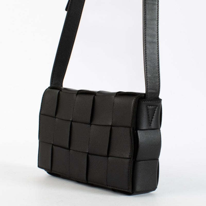 Authentic pre-loved Bottega Veneta Black Cassette Bag on Labellov.com