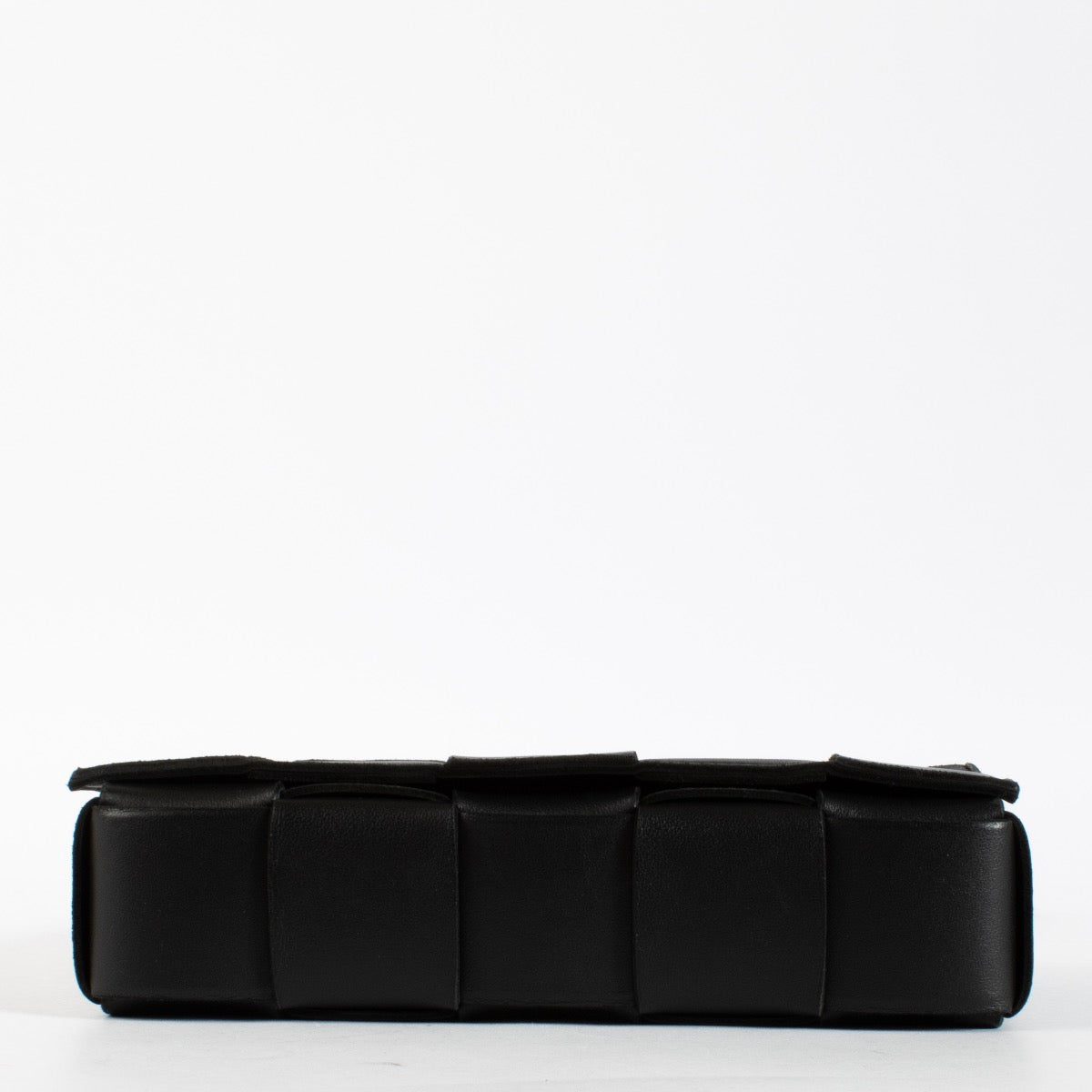 Authentic pre-loved Bottega Veneta Black Cassette Bag on Labellov.com