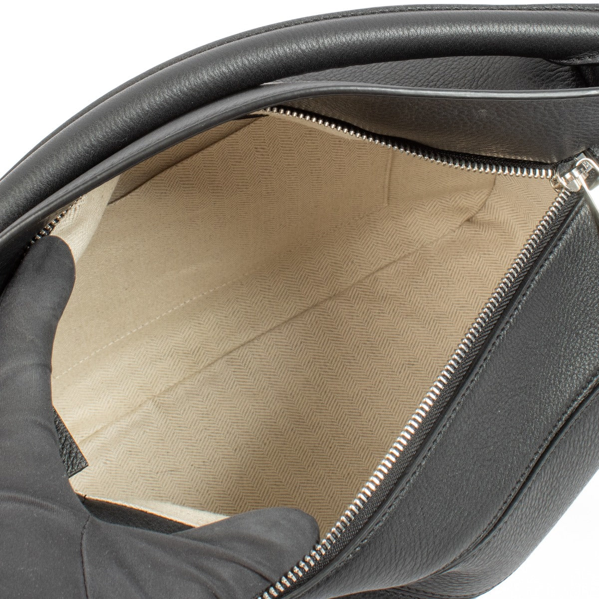 Sac Puzzle moyen en veau classique noir Loewe