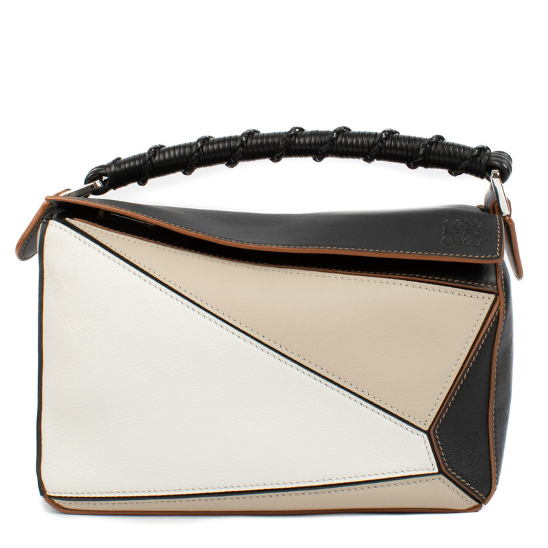 Loewe Tricolor Leather Small Puzzle Bag aan de beste prijs bij Labellov tweedehands luxe in Antwerpen en Knokke.