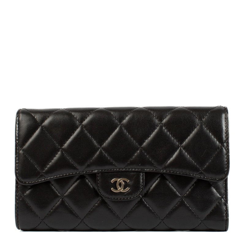 Authentic second hand Chanel Black Classic Long Wallet on Labellov.com