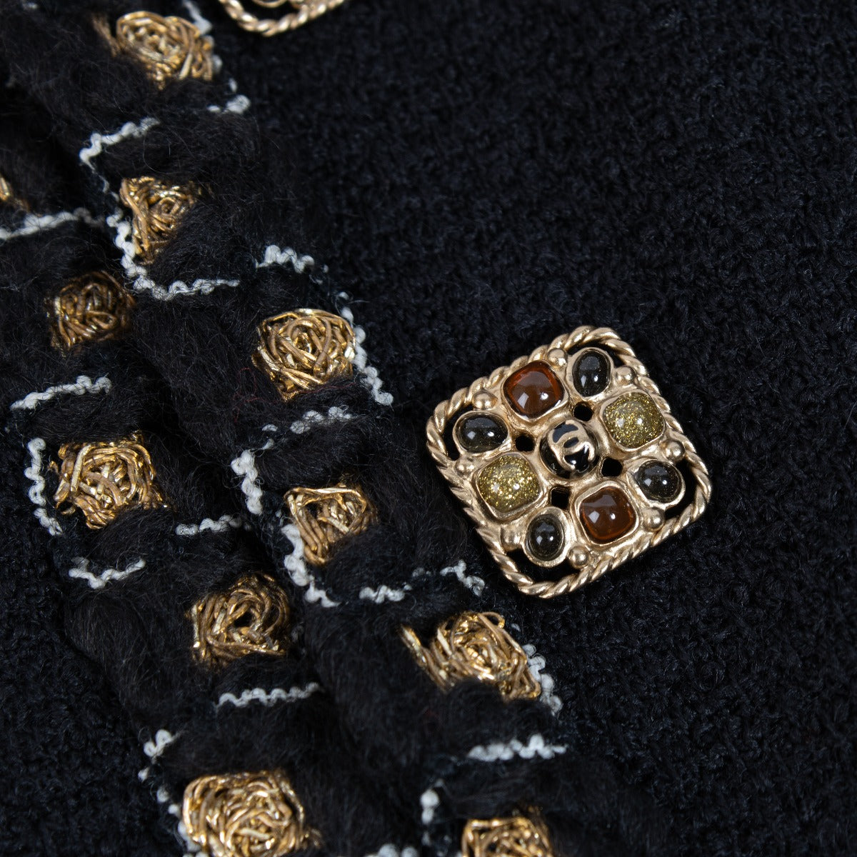 Chanel 12C Zwart Fantasy Tweed Jasje met gerafelde zoom - Maat FR38