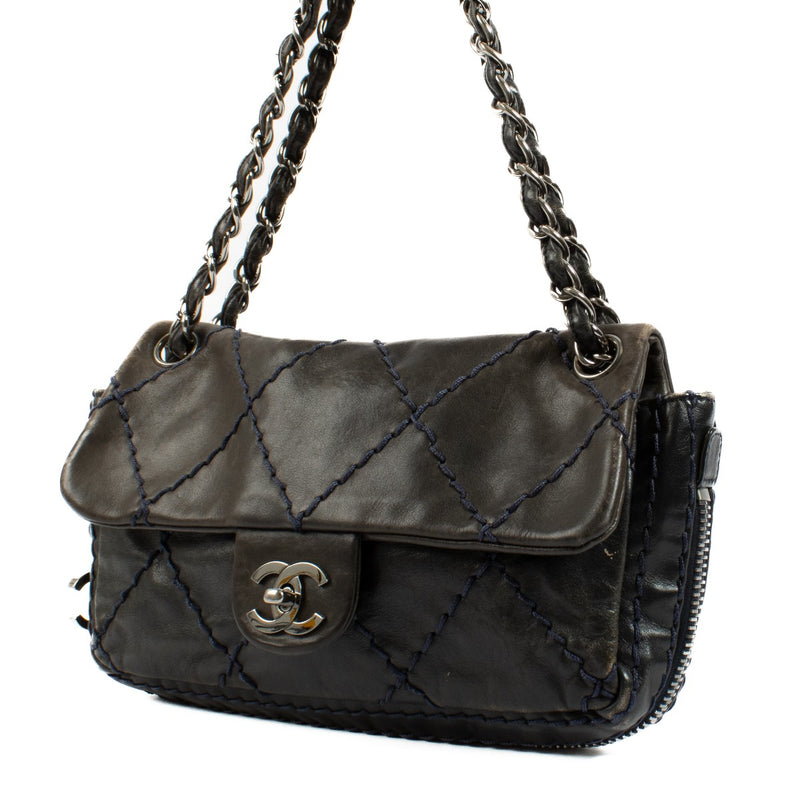 Shop 100% authentic secondhand Chanel Black Striped Seam Flap Bag on Labellov.com