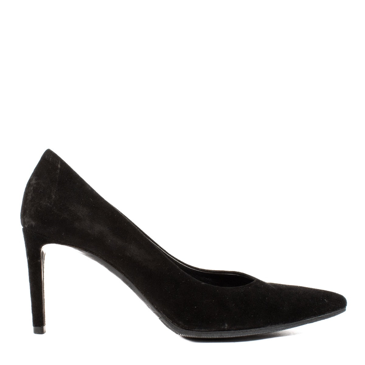 Shop safe online at Labellov in Antwerp, Brussel and Knokke these 100% authentic second hand Balenciaga Black Suede Pumps - Size 36 1/2. Veilig online authentieke tweedehands Balenciaga Black Suede Pumps - Size 36 1/2 kopen bij Labellov.
