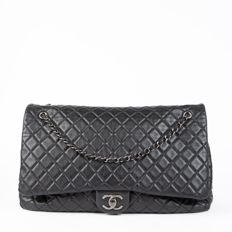 Shop safe online at Labellov in Antwerp, Brussels and Knokke this 100% authentic second hand Chanel Black Calfskin XXXL Airlines Travel Bag