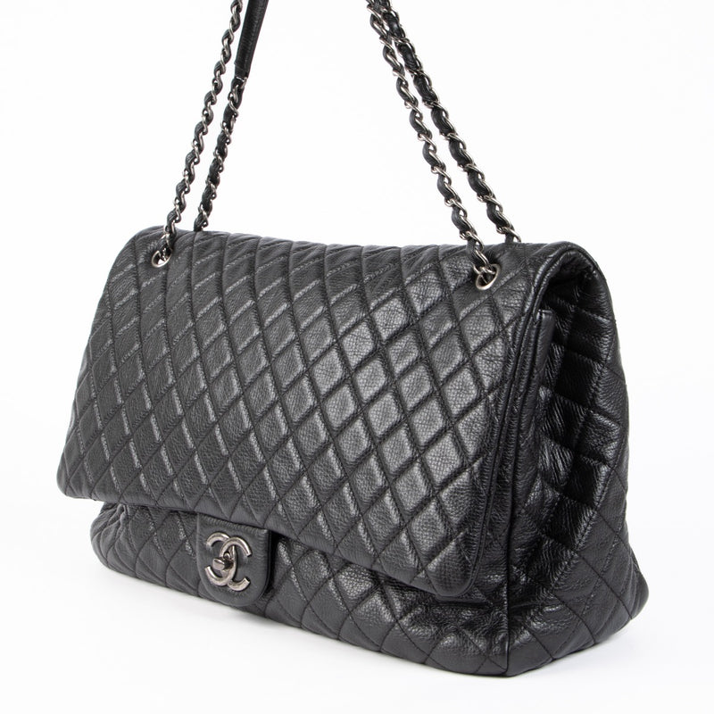 Shop safe online at Labellov in Antwerp, Brussels and Knokke this 100% authentic second hand Chanel Black Calfskin XXXL Airlines Travel Bag