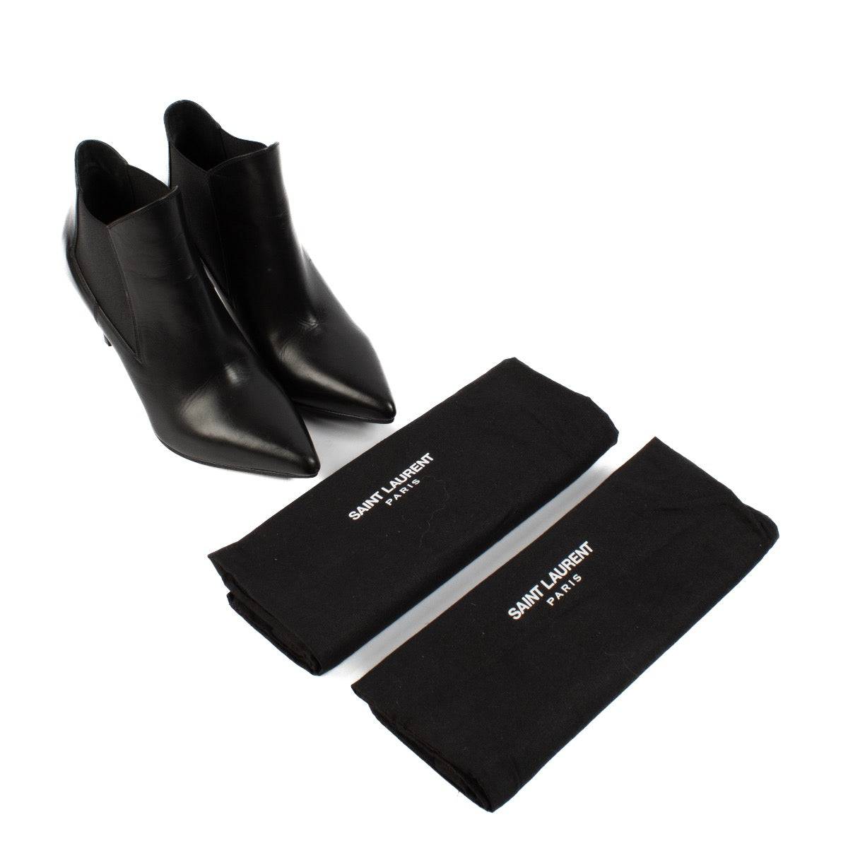 Shop safe online at Labellov in Antwerp, Brussels and Knokke these 100% authentic second hand Saint Laurent Black Leather Booties - size 36 1/2