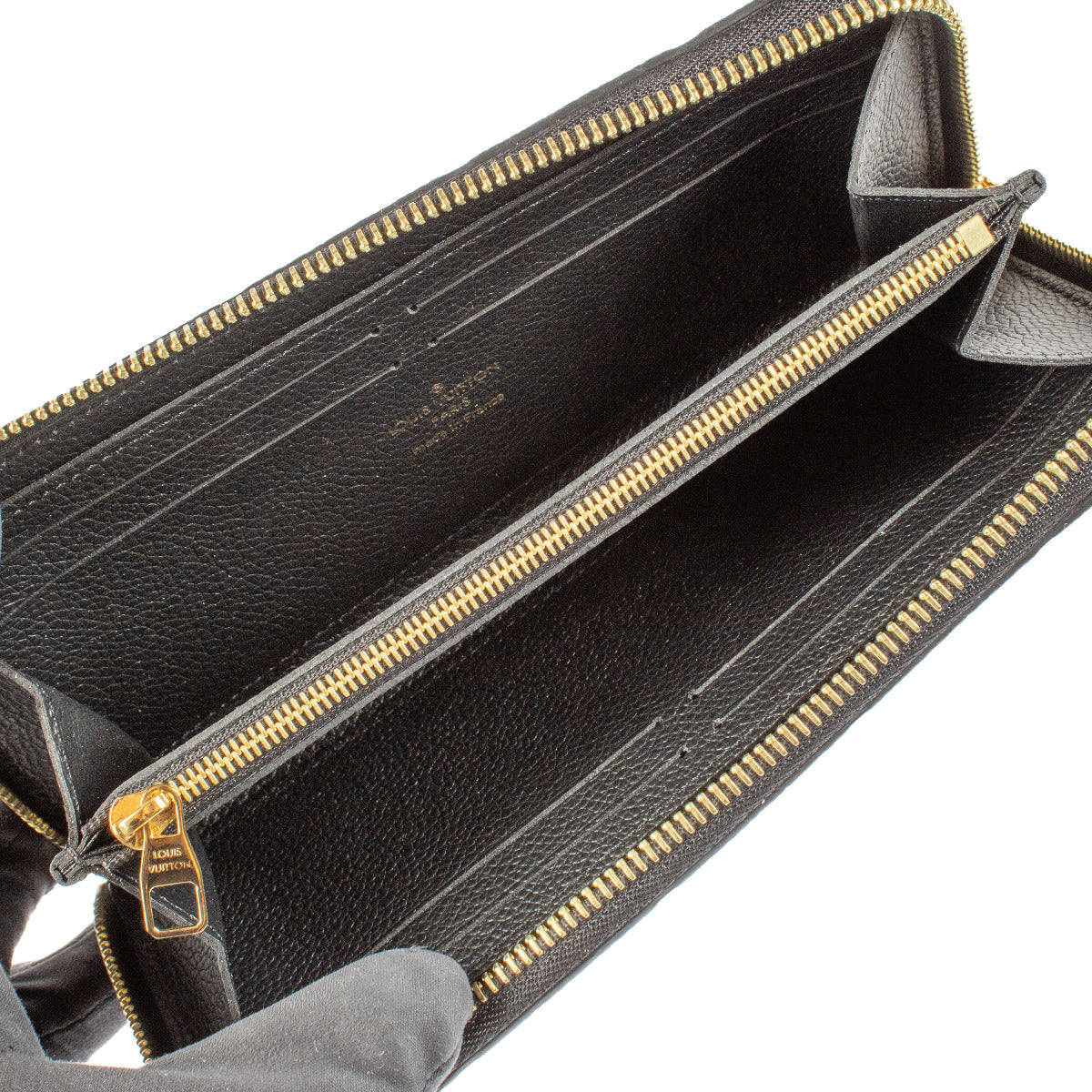 Louis Vuitton Black Monorgam Empreinte Clemence Wallet aan de beste prijs bij Labellov tweedehands luxe in Antwerpen en Knokke.