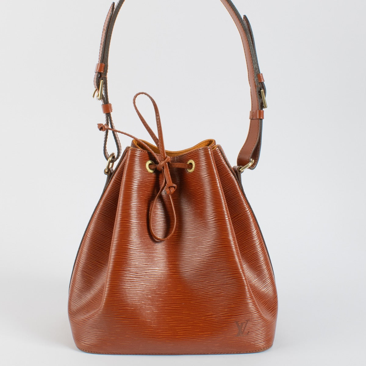 Shop 100% authentic second hand Louis Vuitton Cipango Gold Epi Noé Bag on Labellov.com