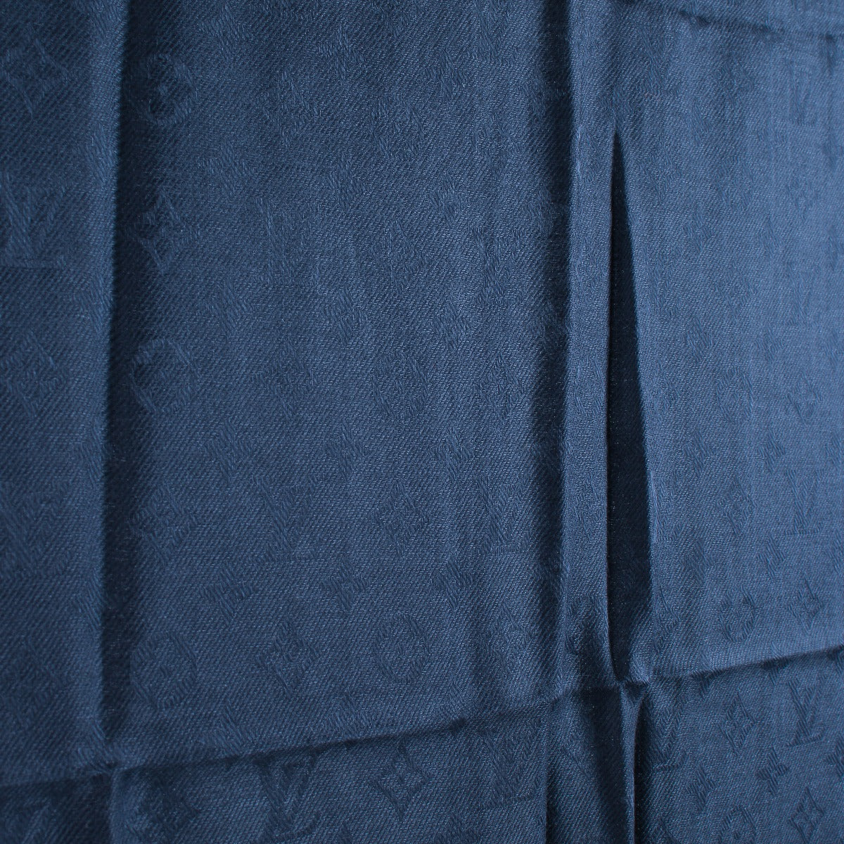 Louis Vuitton Blue Scarf now available at Labellov online 24/7 or in the showroom located in Antwerp