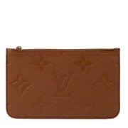 Shop safe online at Labellov in Antwerp, Brussels and Knokke these 100% authentic second hand Louis Vuitton Cognac Neverfull Clutch