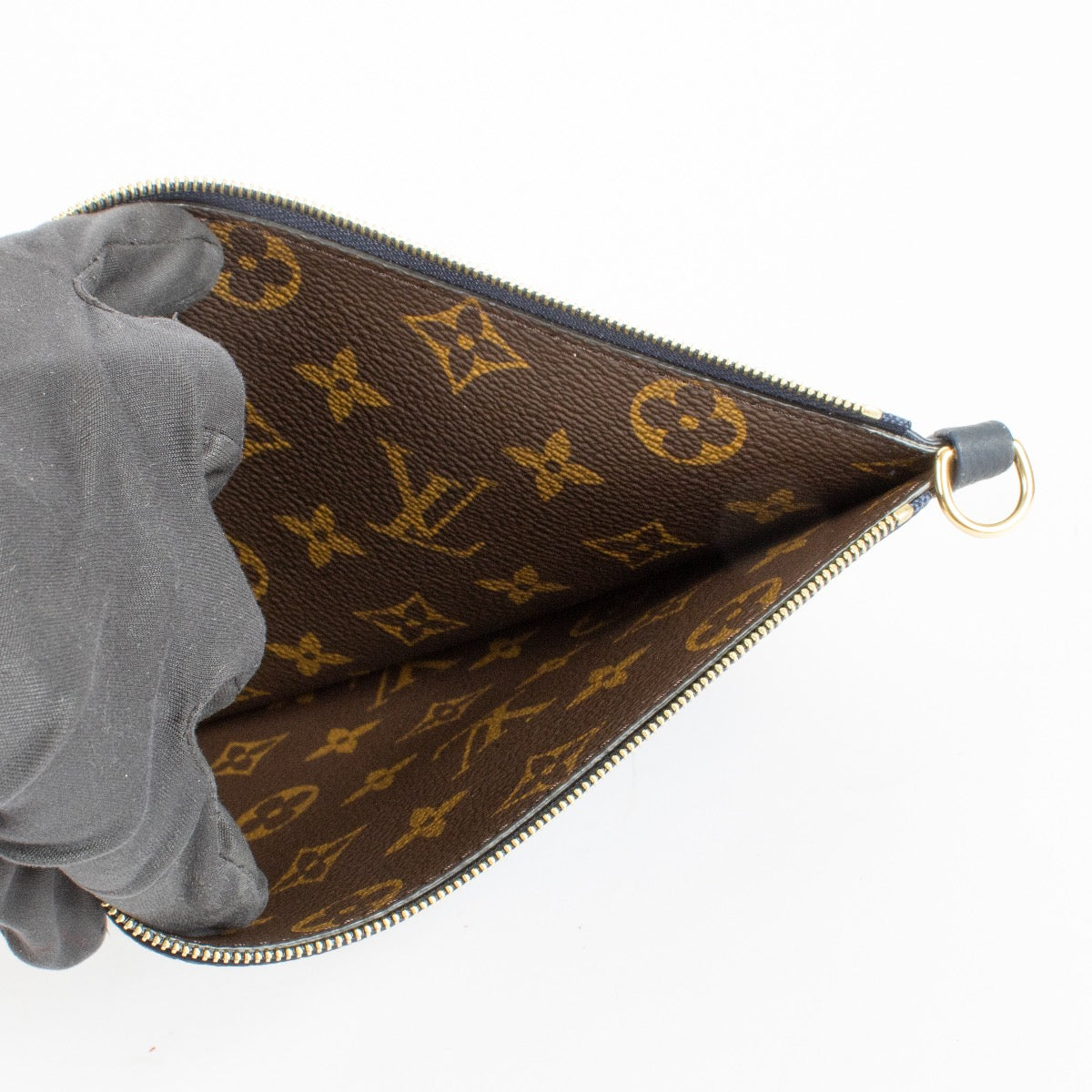 Authentic second-hand Louis Vuitton Navy Neverfull Inside Out Clutch on labellov.com