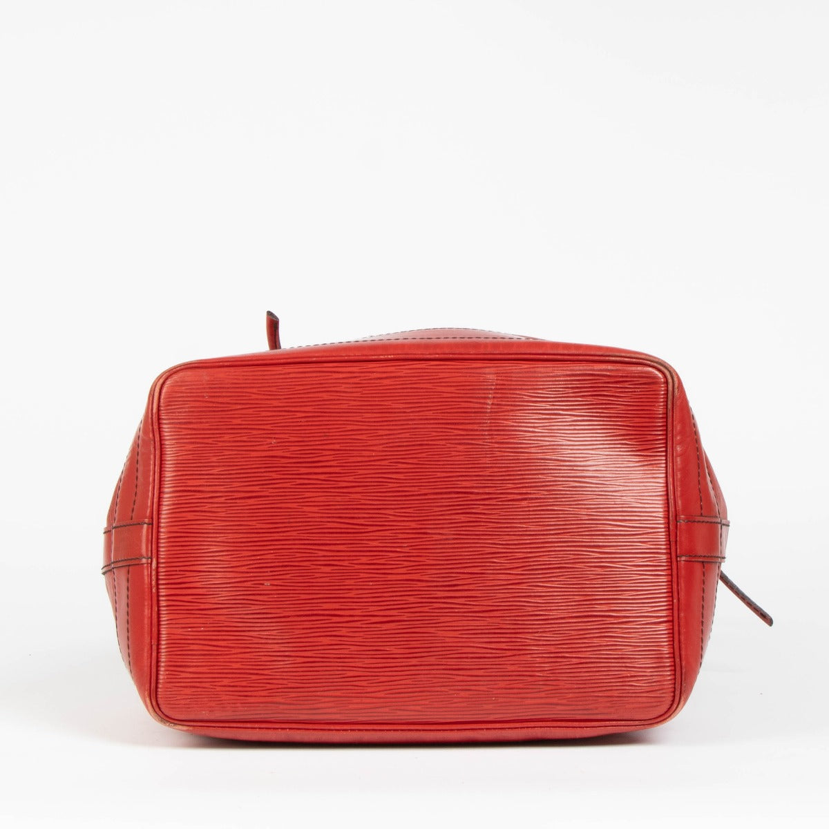 Shop this 100% authentic Louis Vuitton Red Epi Leather Neo GM Bag at labellov.com