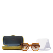 Shop safe online at Labellov in Antwerp, Brussels and Knokke this 100% authentic second hand Gucci Brown Oversized Sunglasses. Veilig online tweedehands authentieke Gucci Brown Oversized Sunglasses kopen bij Labellov.