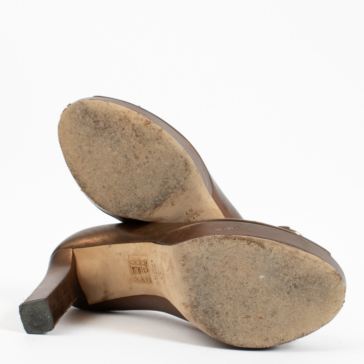 shop 100% authentic second hand Gucci Brown Horsebit Platform Heels - Size 37 on Labellov.com