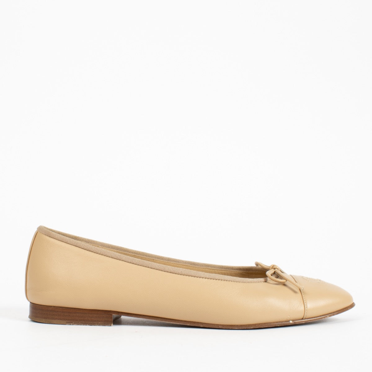 shop 100% authentic second hand Chanel Beige Ballet Flats - Size 41 on Labellov.com