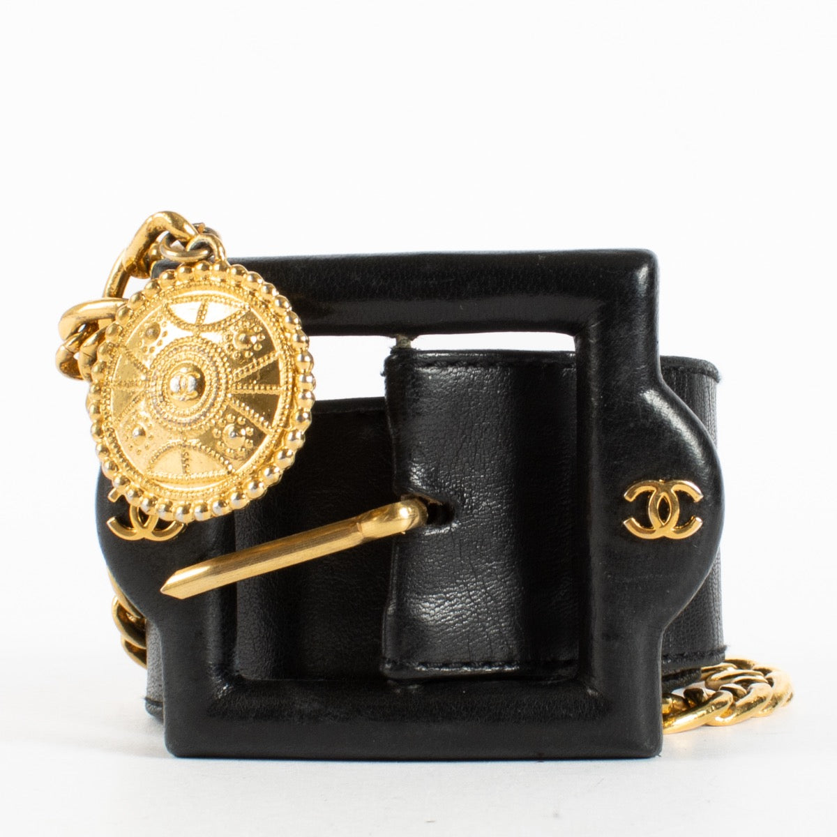Authentic second-hand Chanel Black Leather Belt - Size 70 on labellov.com
