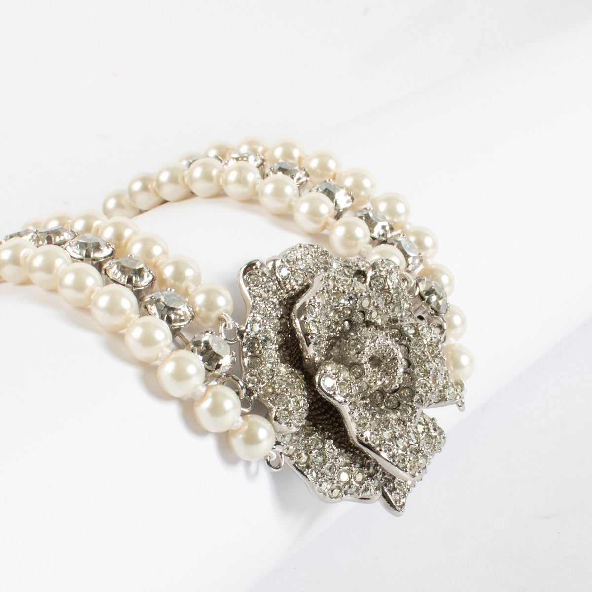 Collier Valentino Garavani Fleur en Cristal Argenté et Perle