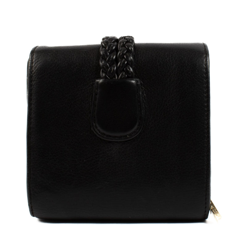 Shop safe online at Labellov in Antwerp, Brussels and Knokke this 100% authentic second hand Delvaux Black Leather Wallet. Veilig online tweedehands authentieke Delvaux Black Leather portefeuille kopen bij labellov.