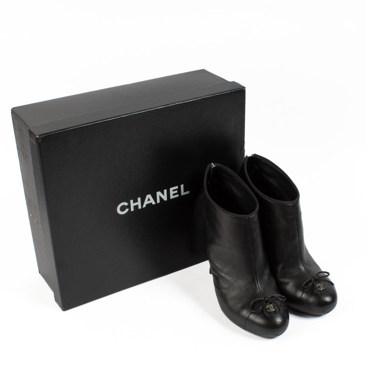 shop 100% authentic second hand Chanel Black Interlocking CC Boots - Size 40 on Labellov.com