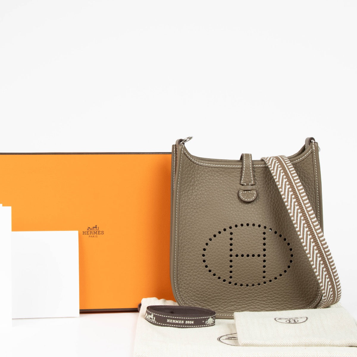 Authentic pre-loved Hermès Evelyne 16 Etoupe Sangle Cavale PHW on Labellov.com