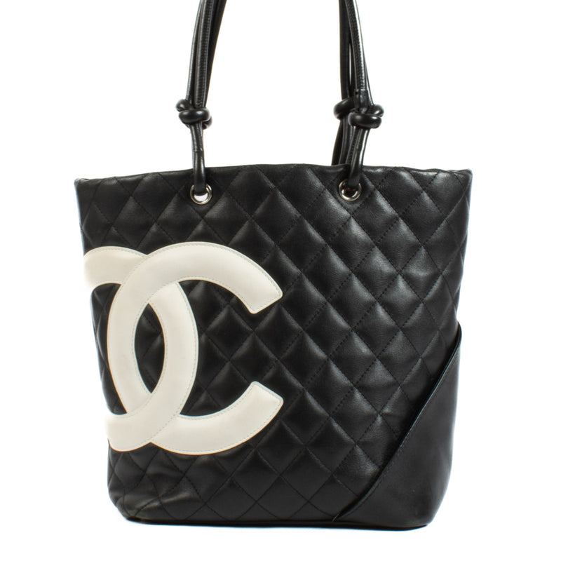 Chanel Black Ligne Cambon Top Handle Bag aan de beste prijs bij Labellov tweedehands luxe in Antwerpen en Knokke.