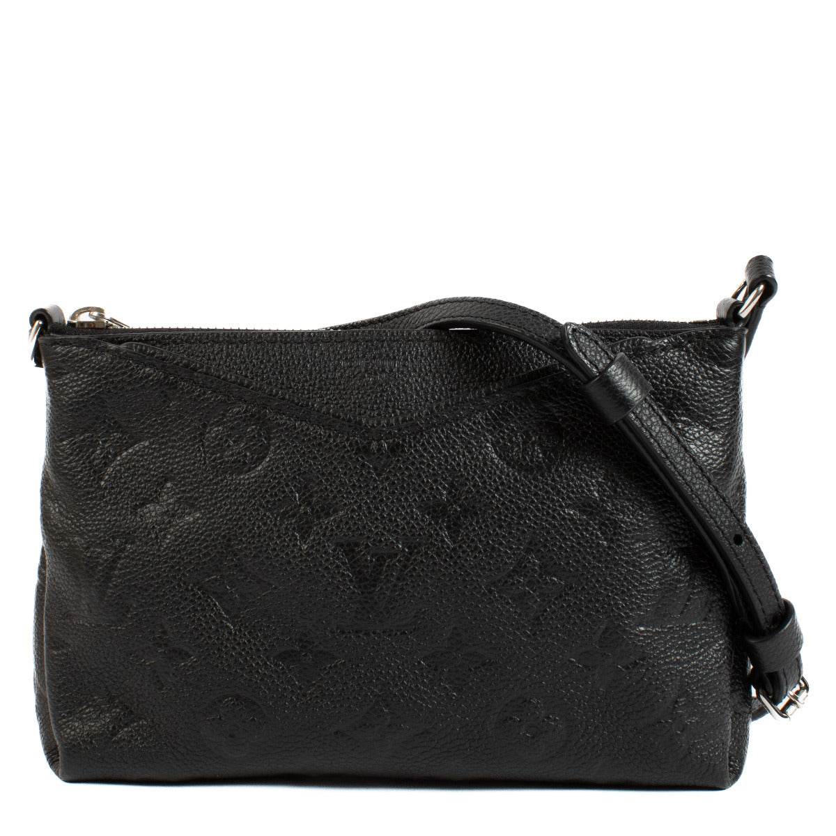 Louis Vuitton Black Monogram Empreinte Pallas Bag aan de beste prijs bij Labellov tweedehands luxe in Antwerpen en Knokke. We buy and sell your preloved and brand new designer bags.