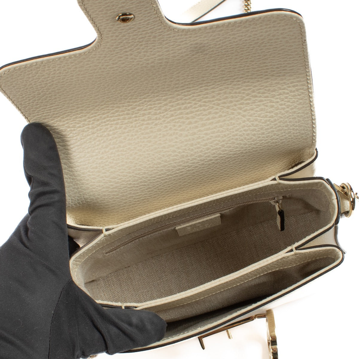 Shop 100% authentic secondhand Gucci White Interlocking GG Crossbody on labellov.com