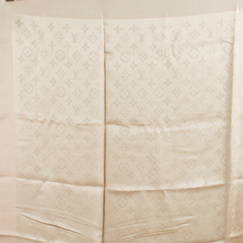 Authentic second hand Louis Vuitton Monogram Beige Classic Shawl on Labellov.com