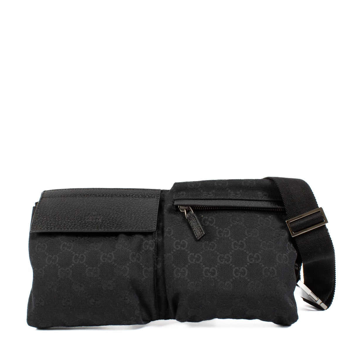 Shop safe online at Labellov in Antwerp, Brussels and Knokke this 100% authentic second hand Gucci Black Monogram Belt Bag. Veiling online tweedehands authentieke Gucci Black Monogram Belt Bag handtas kopen bij Labellov.