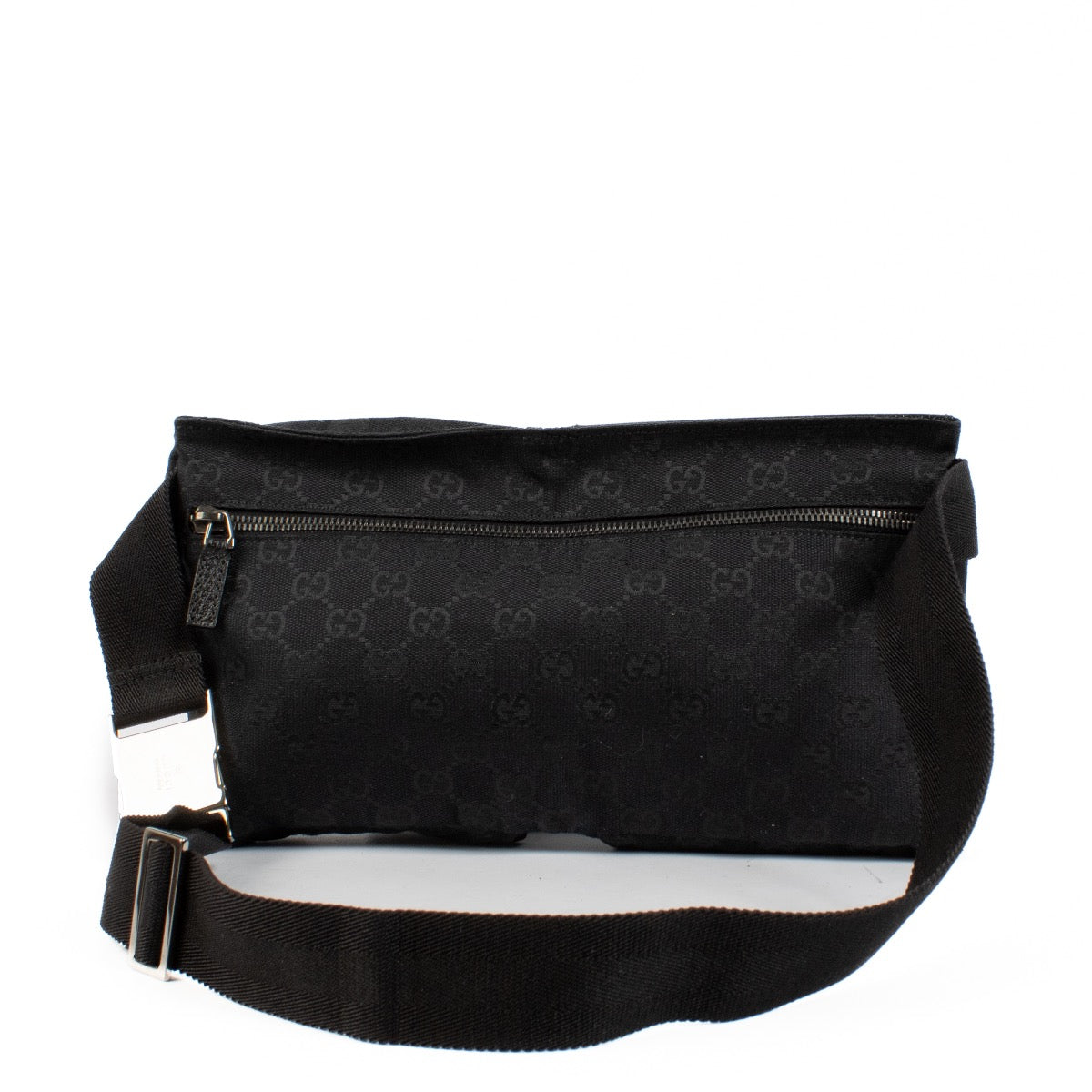 Shop safe online at Labellov in Antwerp, Brussels and Knokke this 100% authentic second hand Gucci Black Monogram Belt Bag. Veiling online tweedehands authentieke Gucci Black Monogram Belt Bag handtas kopen bij Labellov.