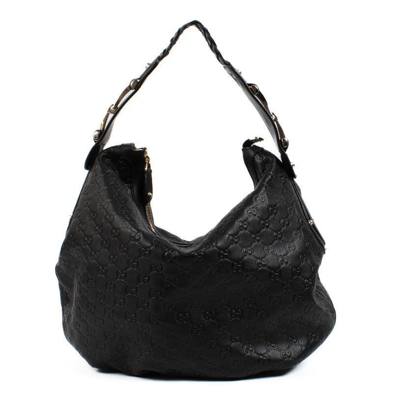 Shop safe online at Labellov in Antwerp, Brussels and Knokke this 100% authentic second hand Gucci Black Guccissima Pelham Shoulder Bag. Veilig online tweedehands authentieke Gucci Black Guccissima Pelham handtas kopen bij Labellov.